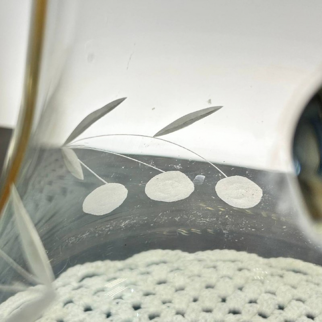 Кувшин из стекла с алмазной гранью "Вишенки". Винтаж, СССР. Картинка 5